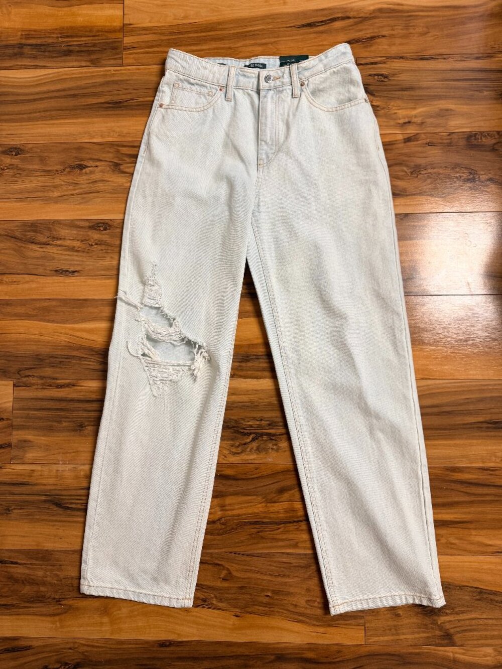 Wild Fable High Rise 90s Relaxed Straight Jean Size 4 NWT